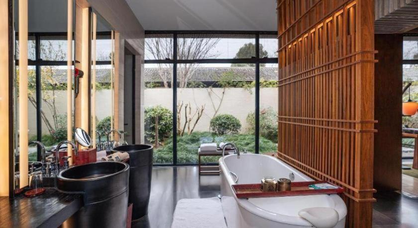 Ahn Luh Zhu Jia Jiao Hotel Shanghai Buitenkant foto